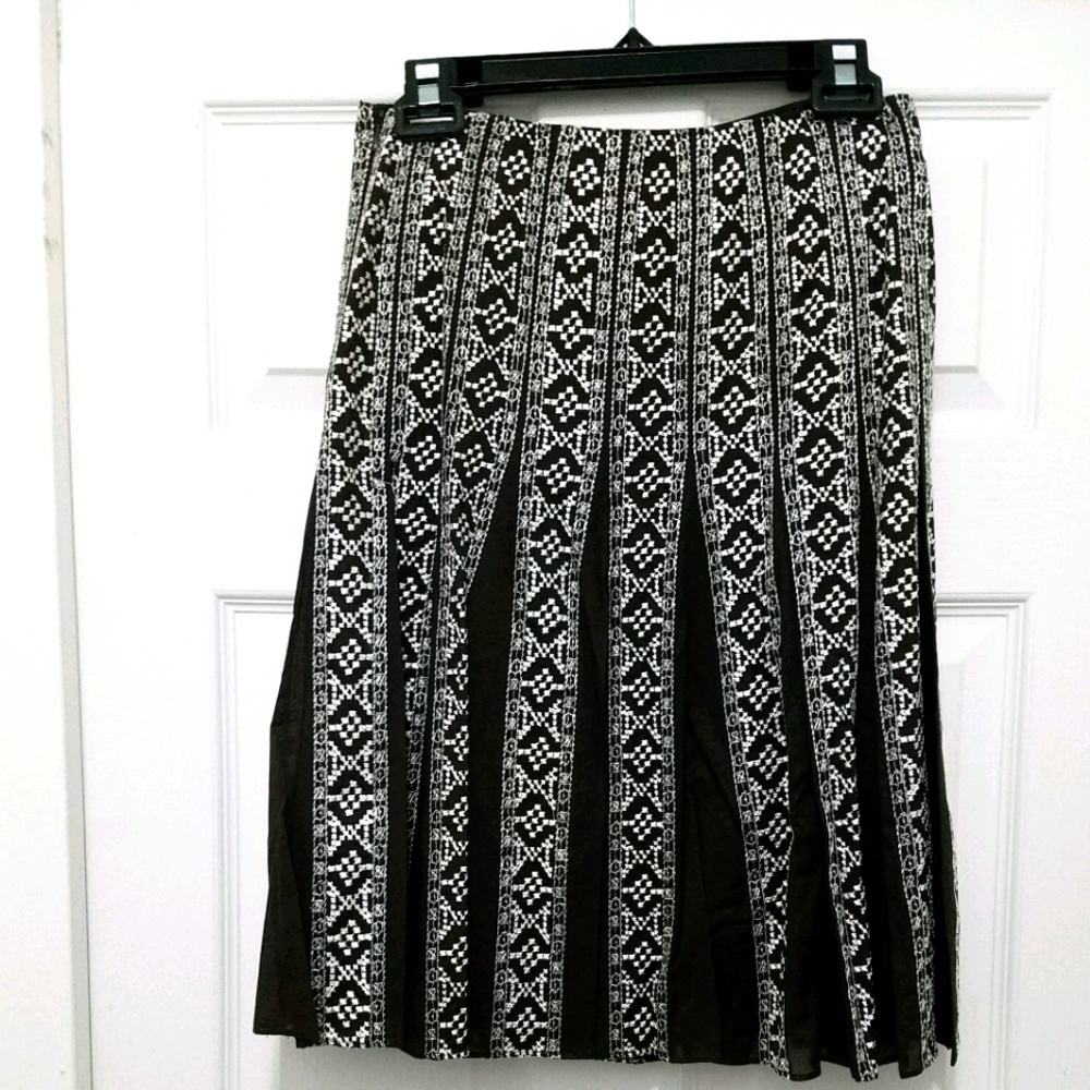 Ann Taylor embroidered skirt